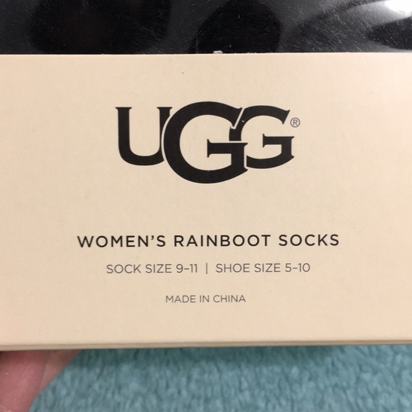 Ugg Women’s Rainboot Pom Pom short sock - Picture 3 of 8